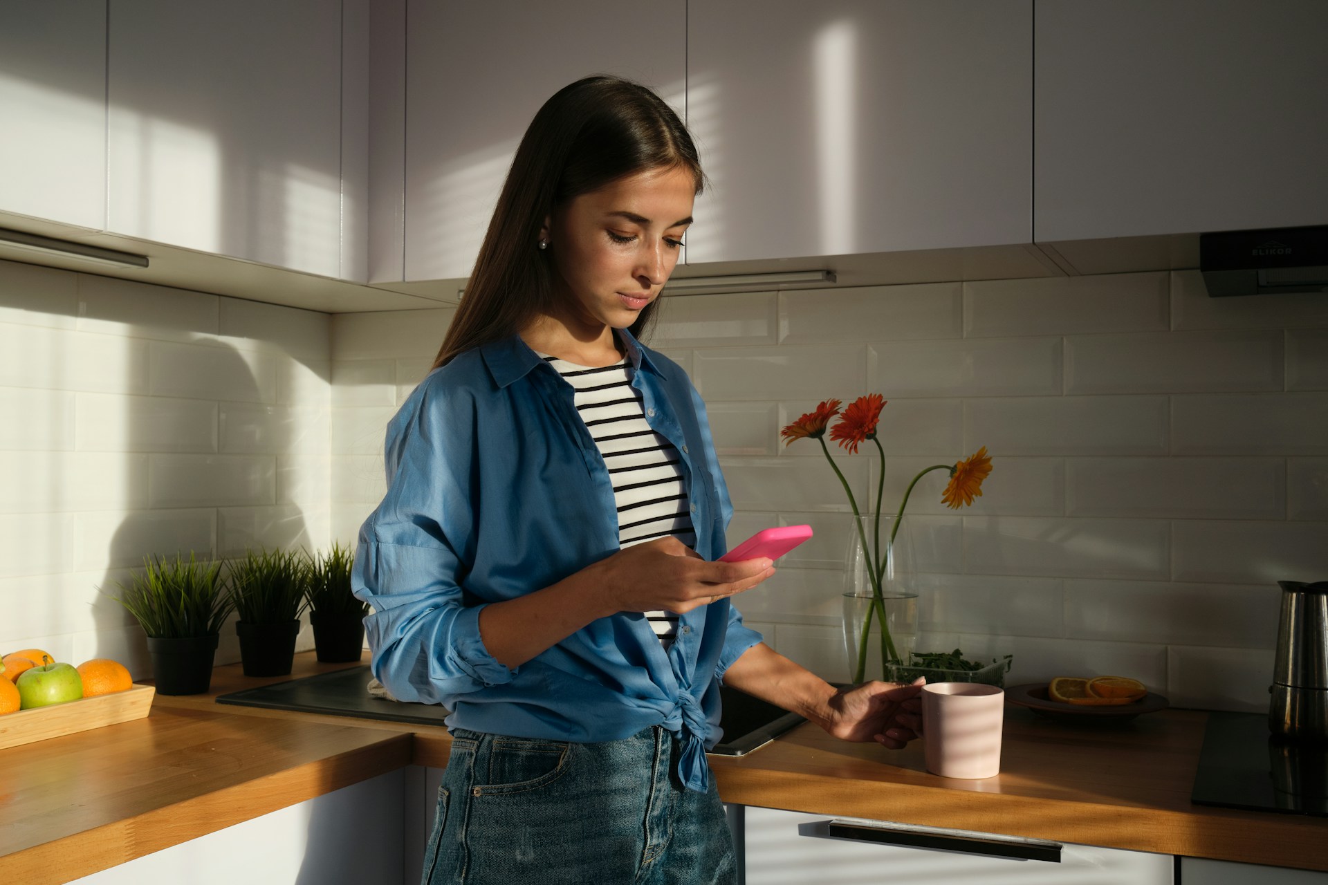 Gen-Z using phone
